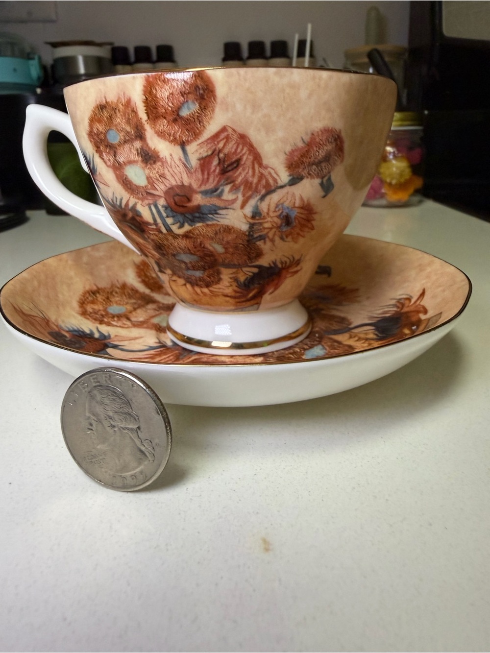 “Sun Days” 5oz Lily Scented Handcrafted Soy Candle Teacup Set - Picture 4 of 5